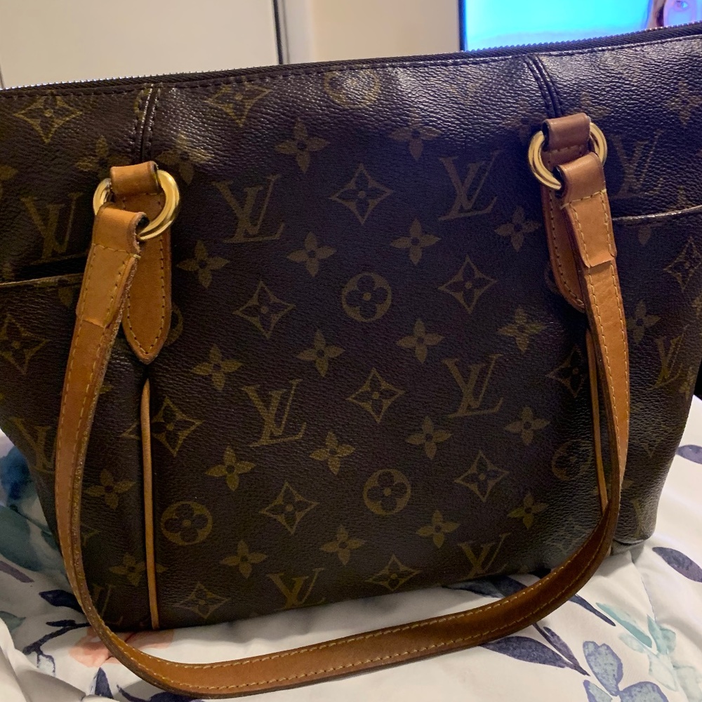 Authentic Lv - image 1